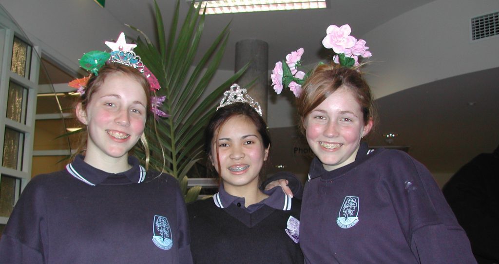 2005 Crazy Hair Round